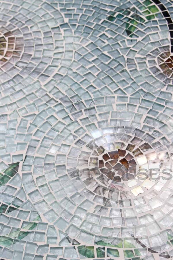 Bàn trà mặt kính mosaic bông cúc trắng MT0030,