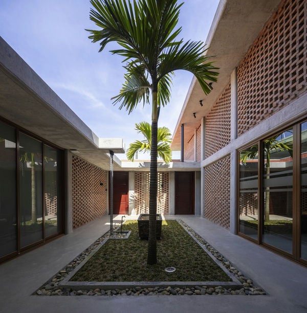 cảnh quan như sân trước, sân sau và sân trong